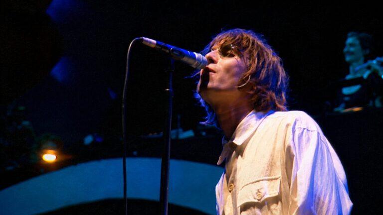 Oasis completa 30 anos de Knebworth, o momento em que o britpop chegou ao auge