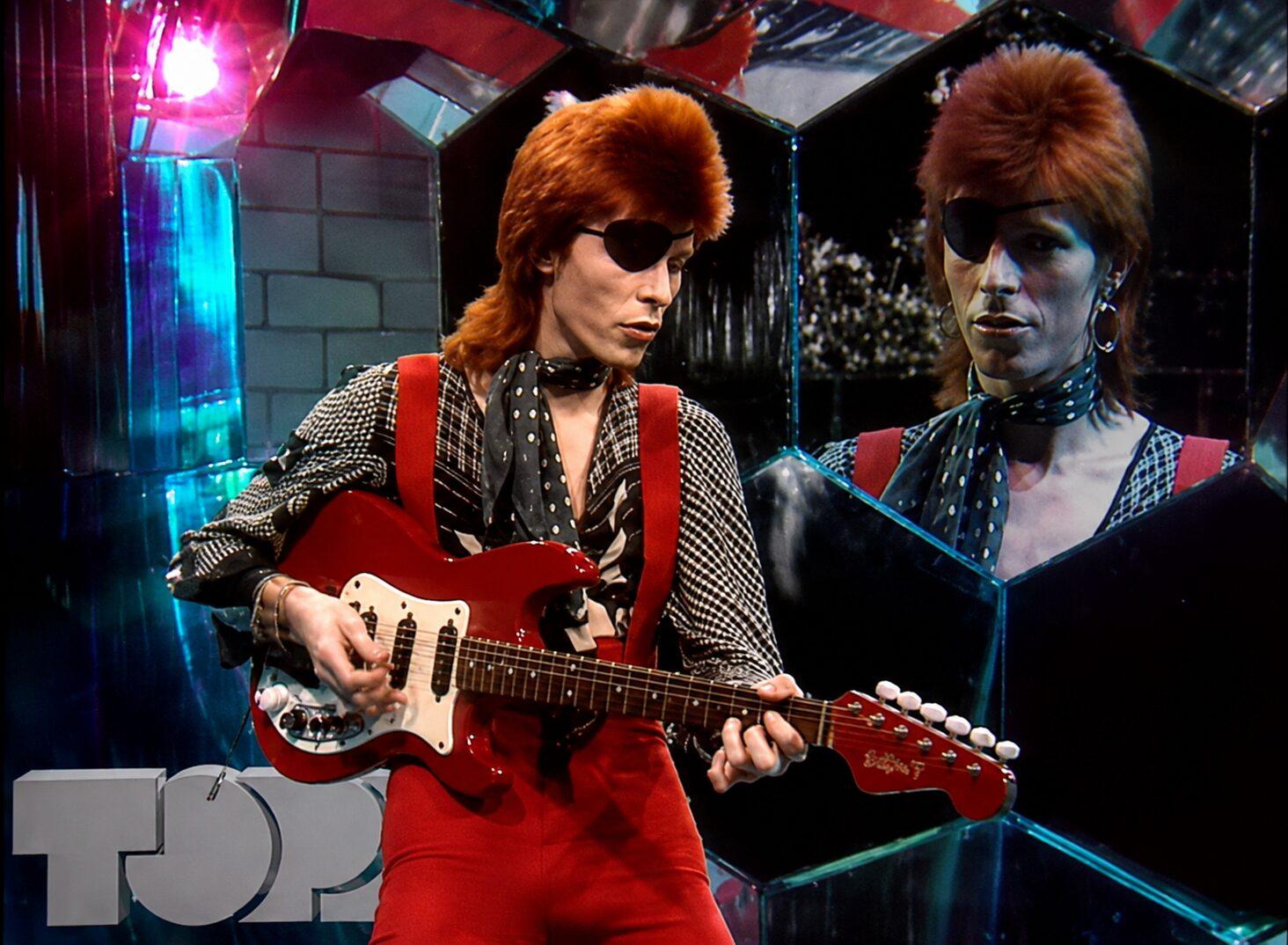 Por que “Rebel Rebel” é uma das músicas mais provocadoras de David Bowie?