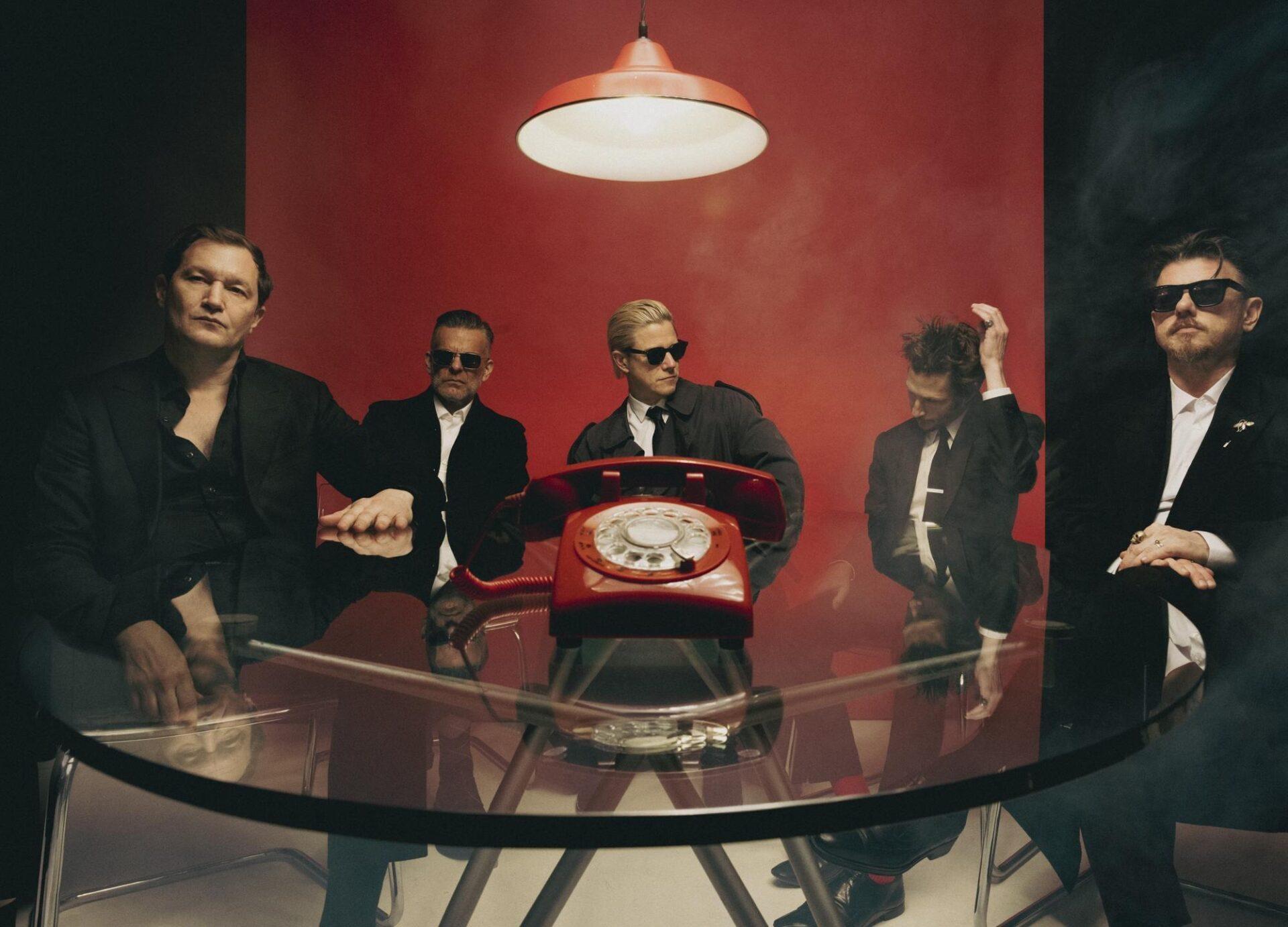 Interpol lança novo álbum, ‘This Mirror Weighs a Ton’, e surpreende ao flertar com um som diferente
