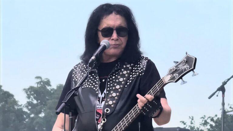 “Eu não consigo ficar longe do palco”: Gene Simmons revela por que continua fazendo shows após o fim do KISS