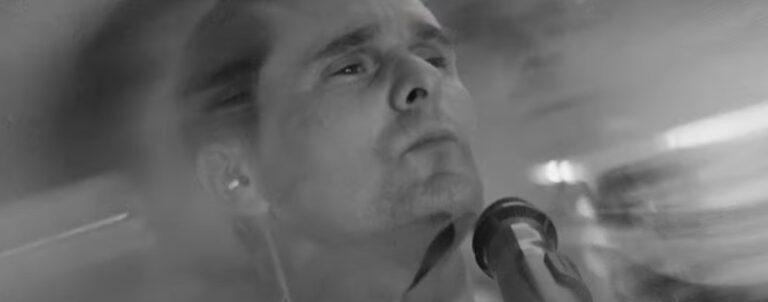 Muse transforma lançamento em caça ao tesouro global e resgata sonoridade clássica em “Hexagons”
