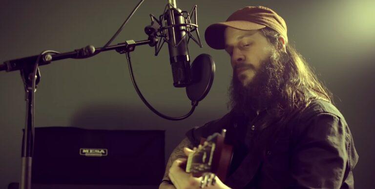 Shawn James anuncia novo álbum, lança faixa sobre exaustão emocional e confirma show em Curitiba
