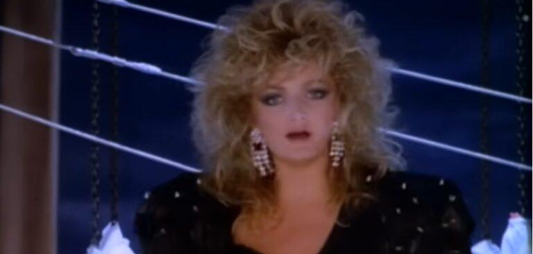 Bonnie Tyler segue internada em estado grave, mas médicos demonstram otimismo