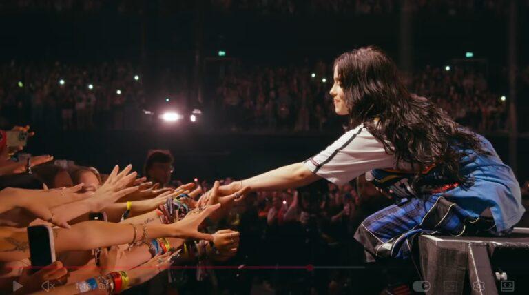 Billie Eilish se une a James Cameron em filme de show em 3D que aposta em experiência imersiva