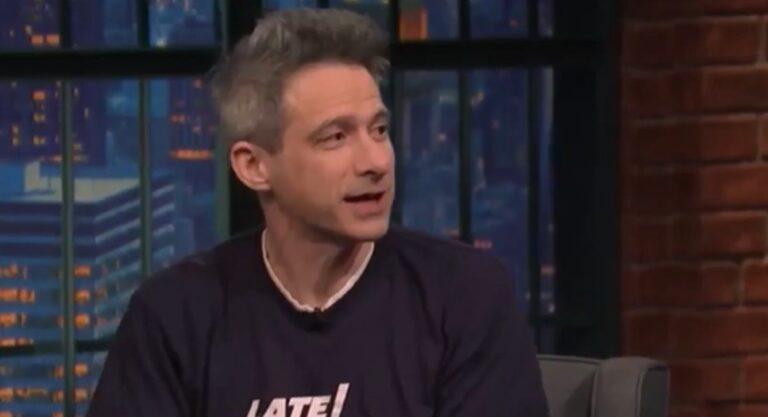 Ad-Rock, dos Beastie Boys, entra no elenco de novo filme da Netflix com Adam Sandler