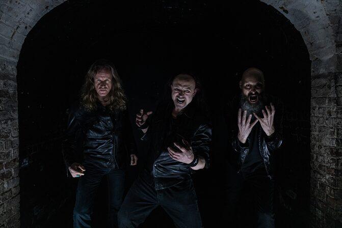 Venom, os deuses do black metal, lançam novo single “Lay Down Your Soul”